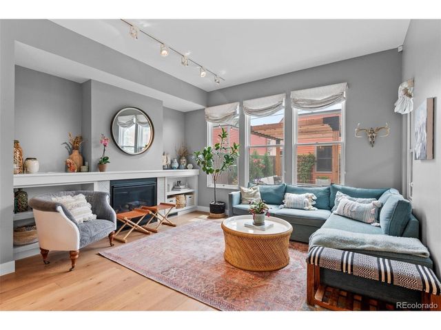 2880 Curtis St, Denver, CO 80205