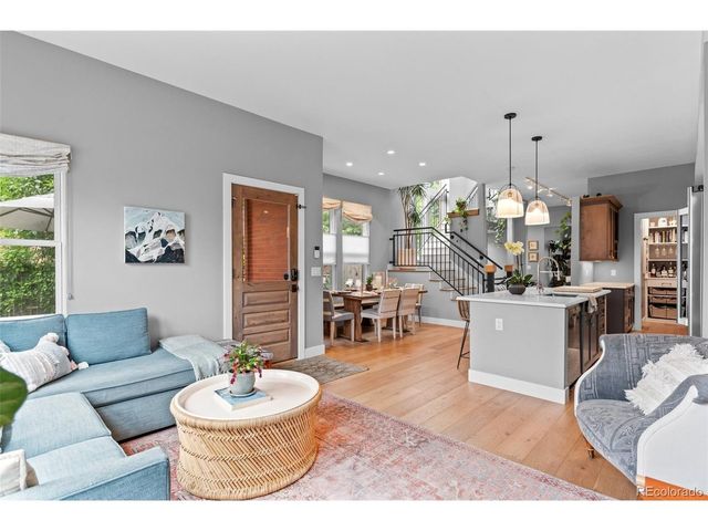 2880 Curtis St, Denver, CO 80205