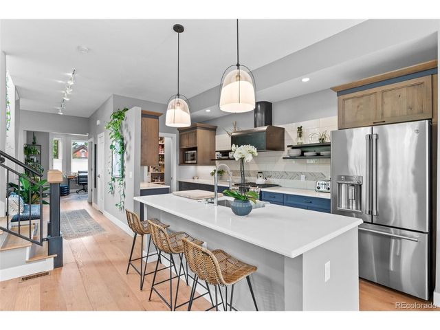 2880 Curtis St, Denver, CO 80205