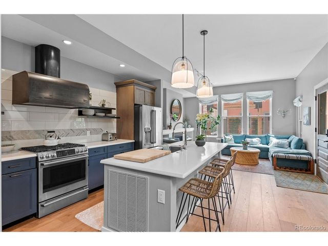 2880 Curtis St, Denver, CO 80205
