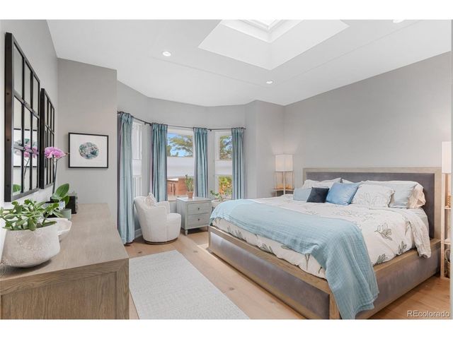 2880 Curtis St, Denver, CO 80205