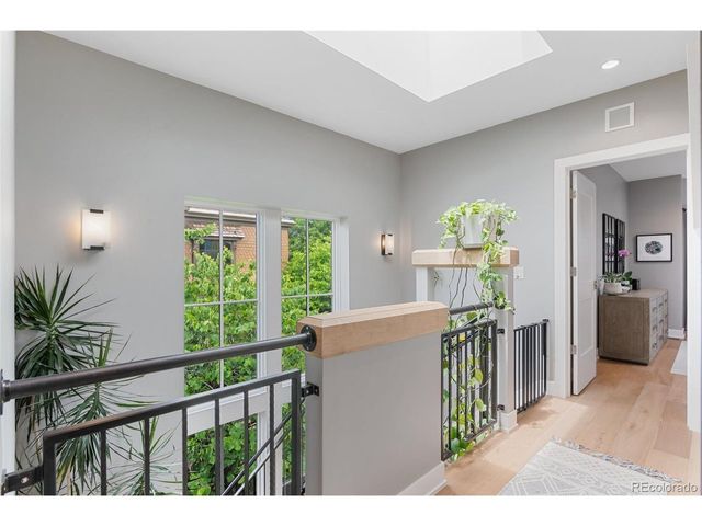2880 Curtis St, Denver, CO 80205