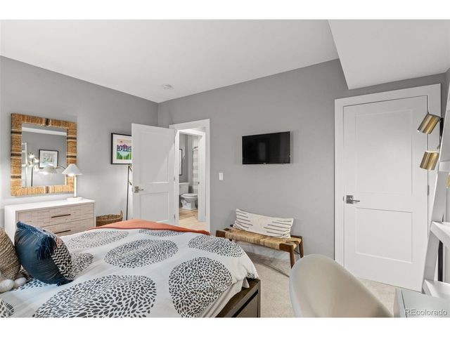 2880 Curtis St, Denver, CO 80205