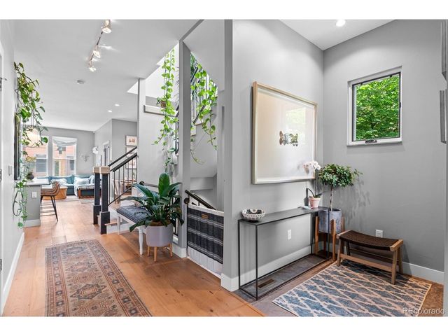 2880 Curtis St, Denver, CO 80205