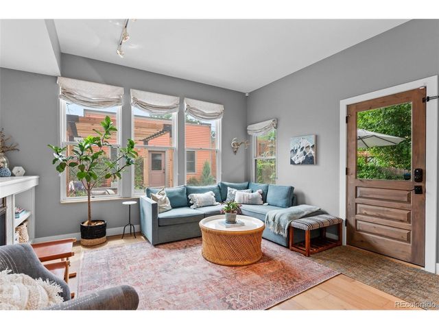 2880 Curtis St, Denver, CO 80205