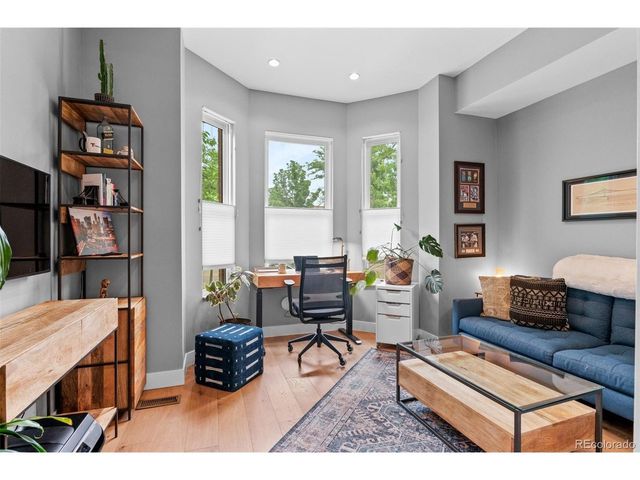 2880 Curtis St, Denver, CO 80205