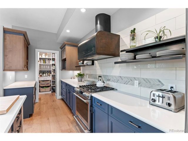 2880 Curtis St, Denver, CO 80205