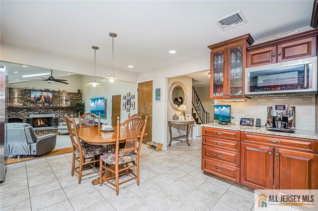 27 Woodmere Road, North Brunswick, NJ 08902