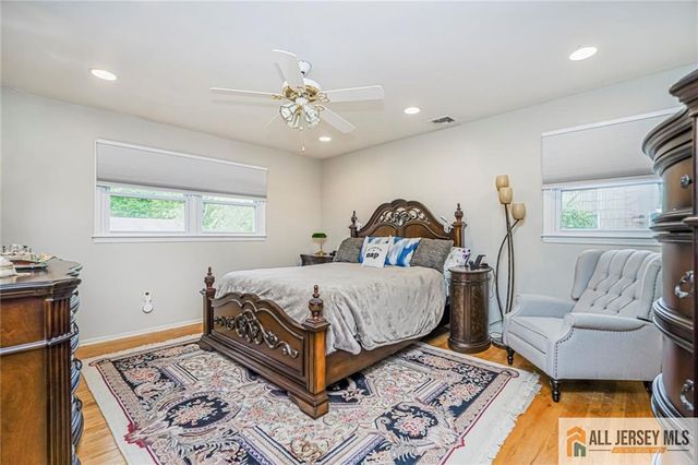 27 Woodmere Road, North Brunswick, NJ 08902