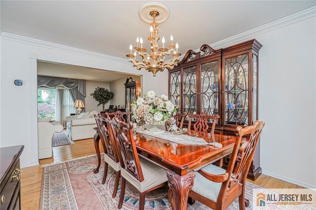 27 Woodmere Road, North Brunswick, NJ 08902