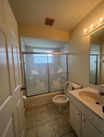 302 SW Carter Avenue, Port St Lucie, FL 34983