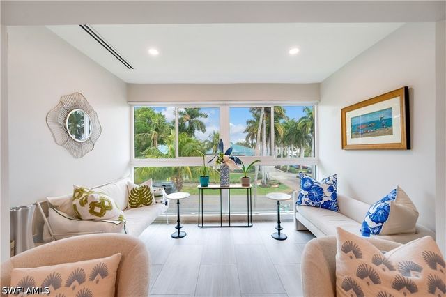 1021 3rd ST S 310, Naples, FL 34102