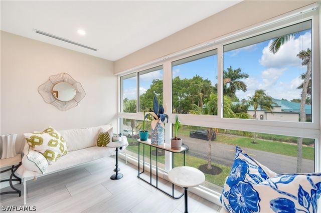 1021 3rd ST S 310, Naples, FL 34102