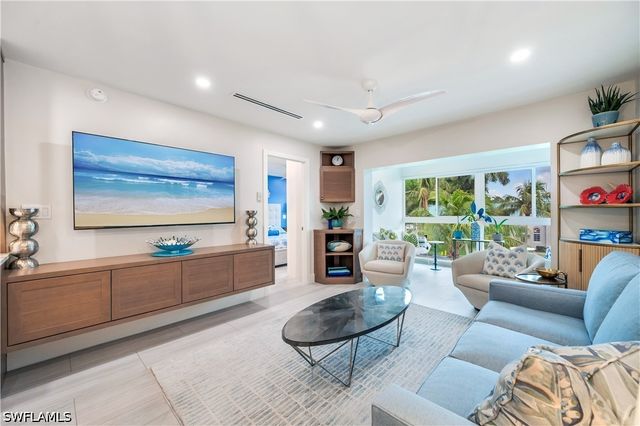 1021 3rd ST S 310, Naples, FL 34102