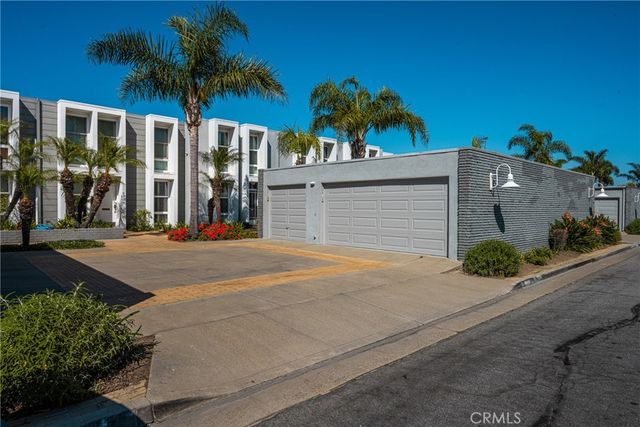 3965 Aladdin Drive, Huntington Beach, CA 92649