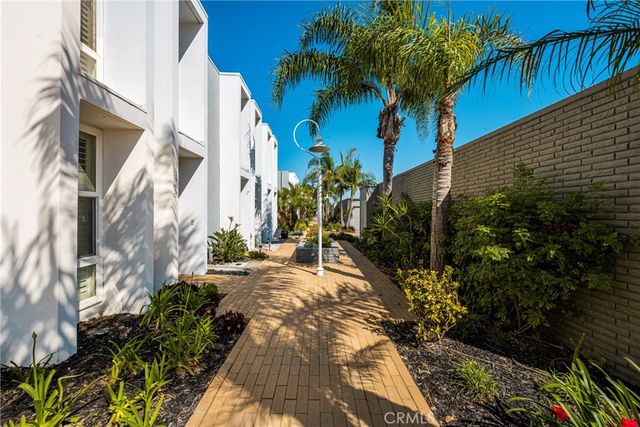 3965 Aladdin Drive, Huntington Beach, CA 92649