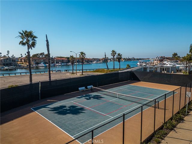 3965 Aladdin Drive, Huntington Beach, CA 92649