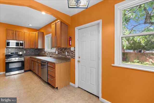 919 CARTERET AVE, Trenton, NJ 08618
