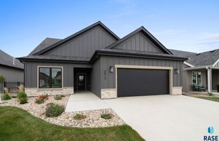 5812 E Rush St Street, Sioux Falls, SD 57110
