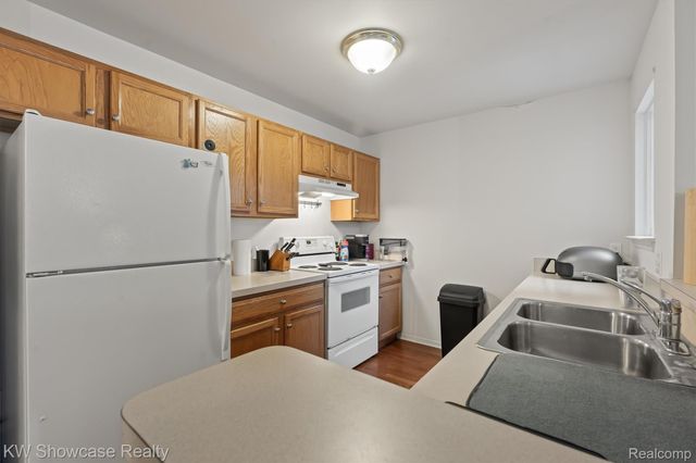 614 Napa Valley Drive 11, Milford Charter Township, MI 48381