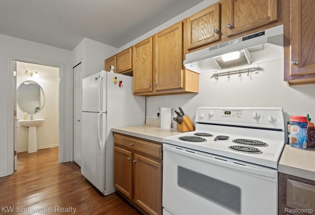 614 Napa Valley Drive 11, Milford Charter Township, MI 48381