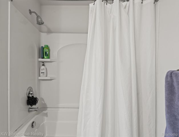 614 Napa Valley Drive 11, Milford Charter Township, MI 48381