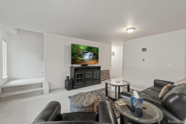 614 Napa Valley Drive 11, Milford Charter Township, MI 48381