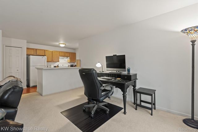 614 Napa Valley Drive 11, Milford Charter Township, MI 48381