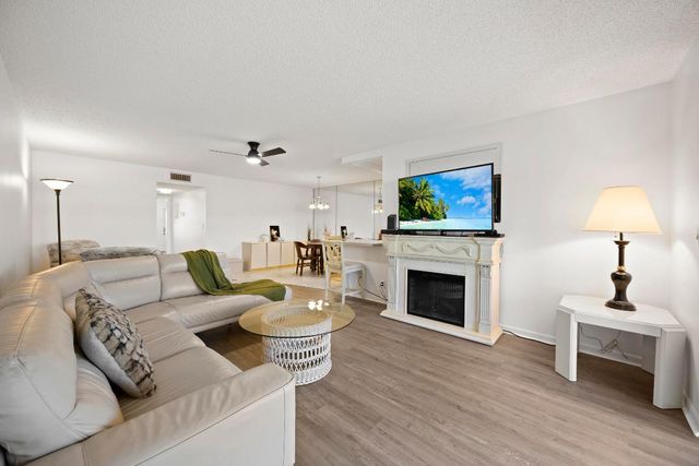 14604 Canalview Drive B, Delray Beach, FL 33484