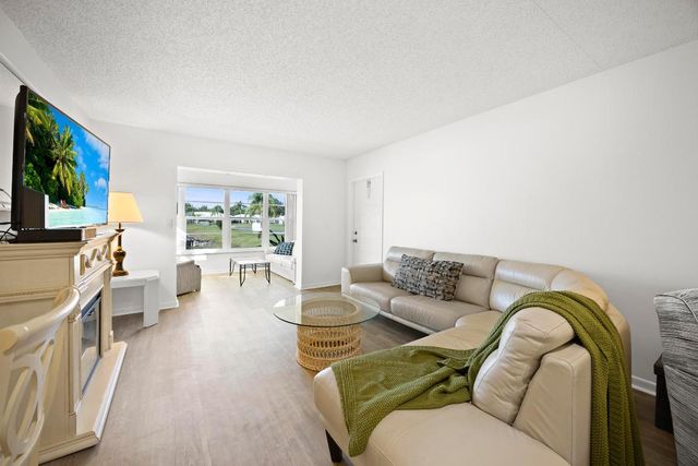 14604 Canalview Drive B, Delray Beach, FL 33484