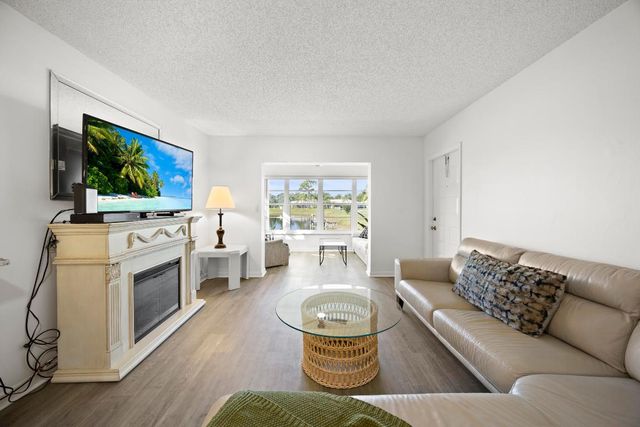 14604 Canalview Drive B, Delray Beach, FL 33484