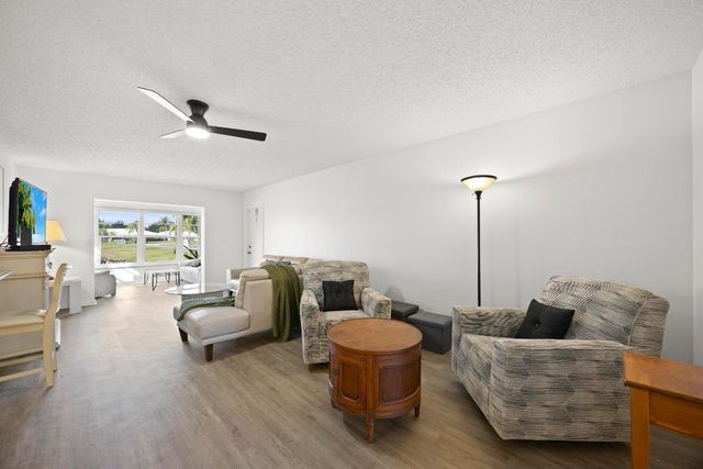 14604 Canalview Drive B, Delray Beach, FL 33484