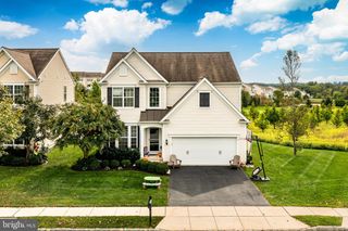 662 EMPIRE DR, Downingtown, PA 19335