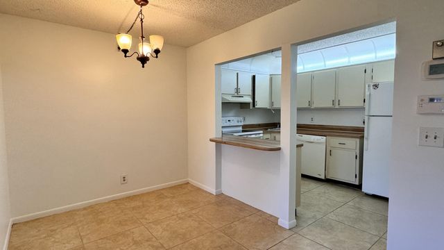 539 Shady Pine Way B1, Greenacres, FL 33415