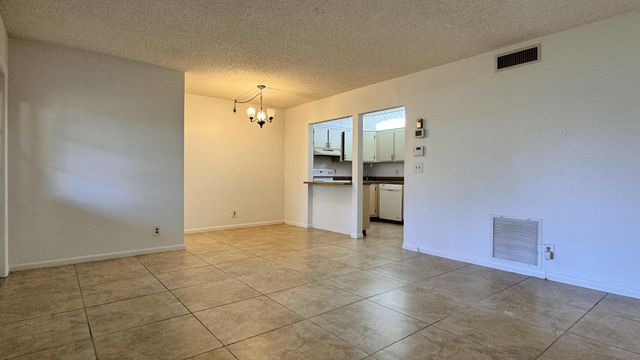 539 Shady Pine Way B1, Greenacres, FL 33415