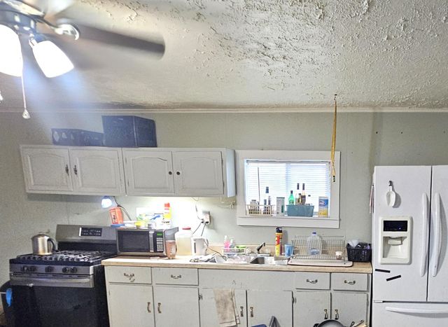 1106 S Airhart Drive, Baytown, TX 77520