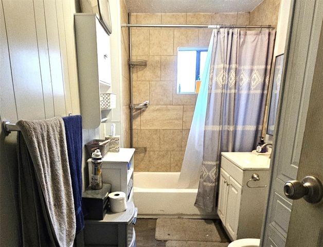 1106 S Airhart Drive, Baytown, TX 77520