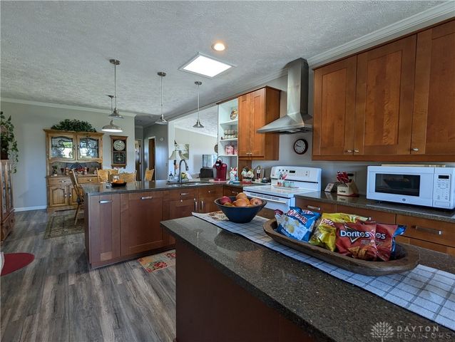 7776 Clifton Road, South Charleston, OH 45368