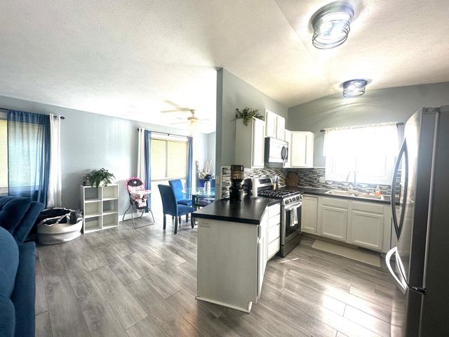 423 Pine Place Street Se, City Of Kentwood, MI 49548