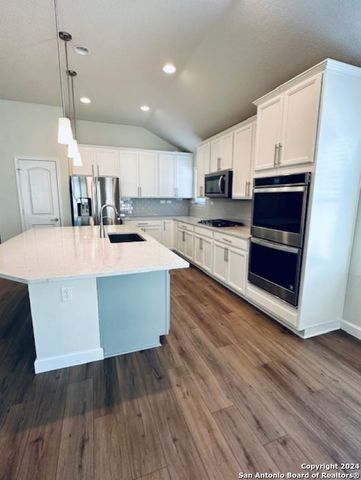 7639 COTTONWOOD RDG, Boerne, TX 78015