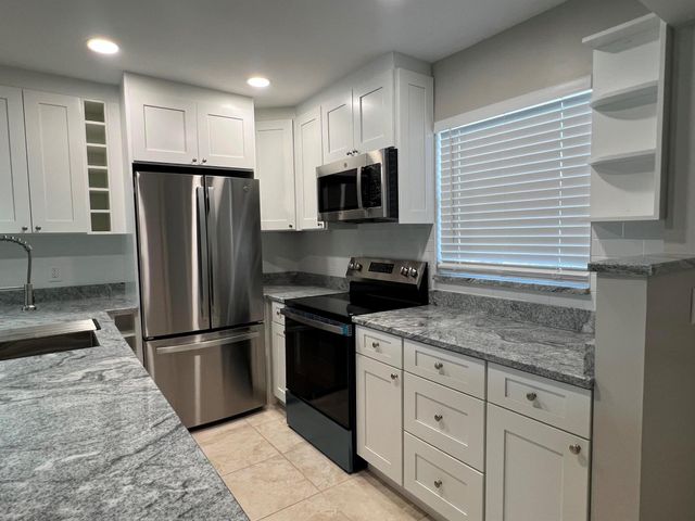 230 NE 26th Avenue 2070, Boynton Beach, FL 33435