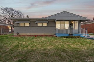 30955 Iroquois Drive, Warren, MI 48088