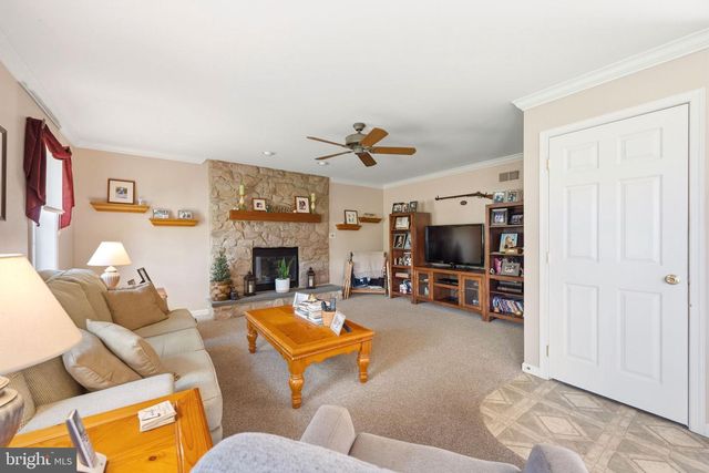101 WHITE DOE DR, Lincoln University, PA 19352