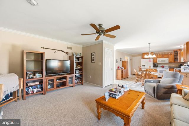 101 WHITE DOE DR, Lincoln University, PA 19352