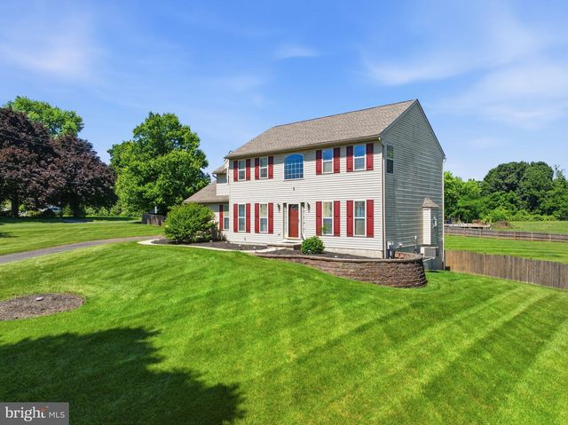 101 WHITE DOE DR, Lincoln University, PA 19352