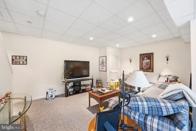 101 WHITE DOE DR, Lincoln University, PA 19352