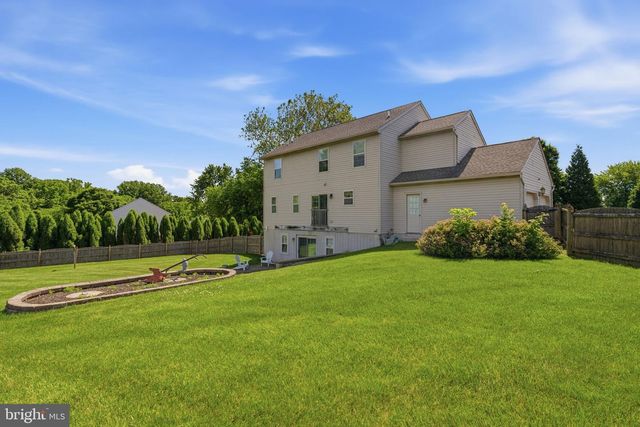 101 WHITE DOE DR, Lincoln University, PA 19352