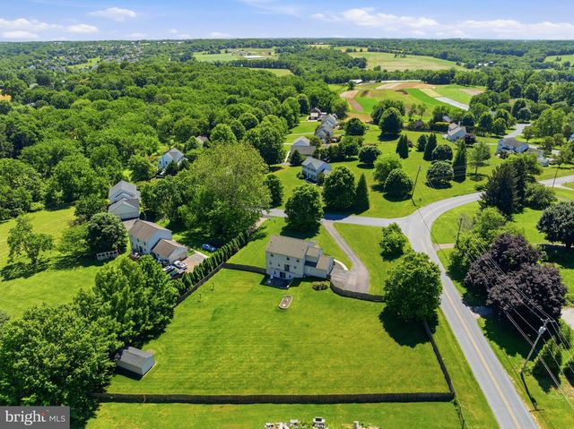 101 WHITE DOE DR, Lincoln University, PA 19352