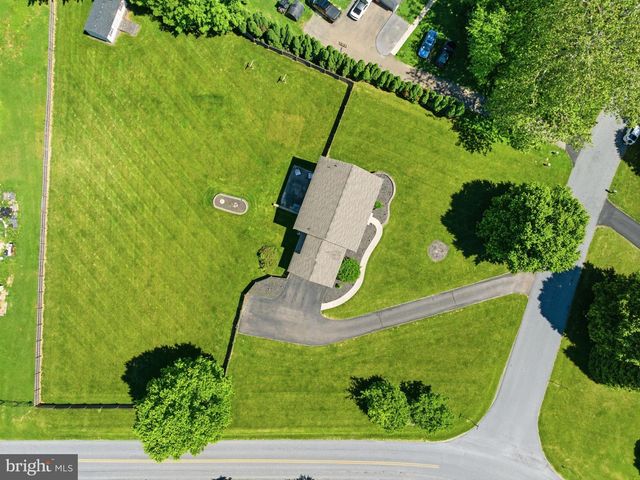 101 WHITE DOE DR, Lincoln University, PA 19352