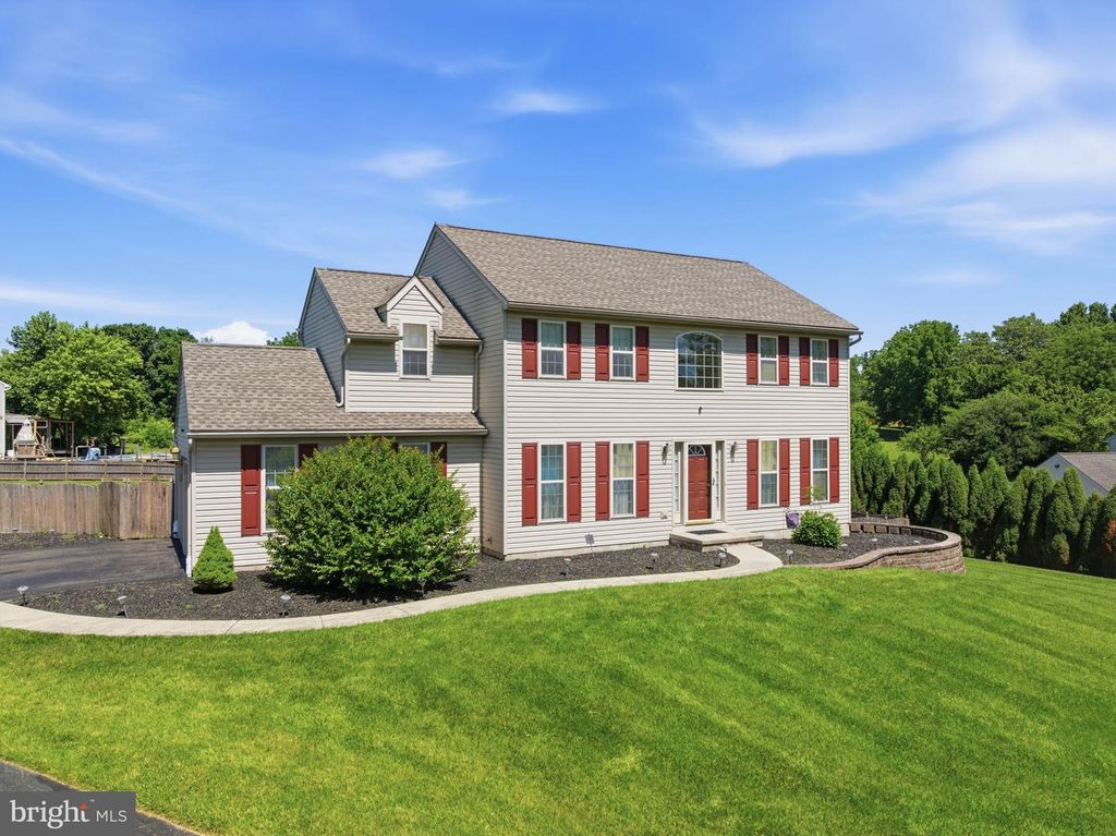 101 WHITE DOE DR, Lincoln University, PA 19352
